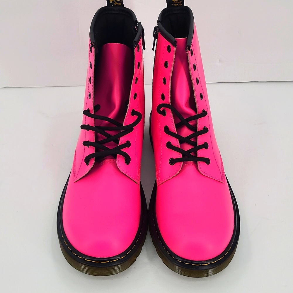 Size 7 vegan leather hot pink, 8 eyelet, Doc Martens boots with zipper